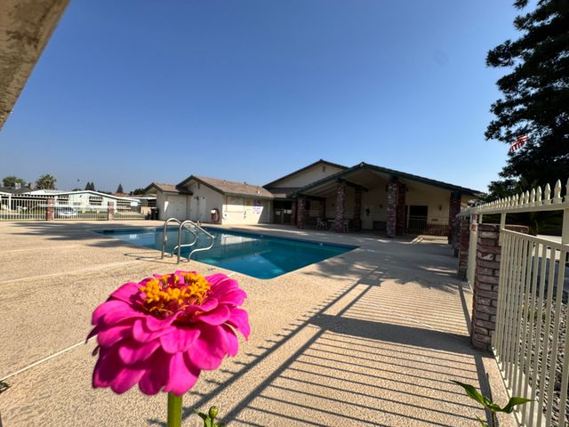 2300 W Morton Avenue 22, Porterville, CA 93257