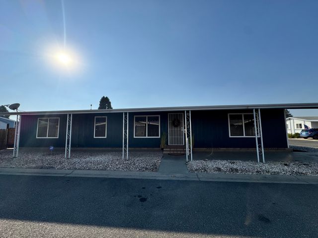 2300 W Morton Avenue 22, Porterville, CA 93257