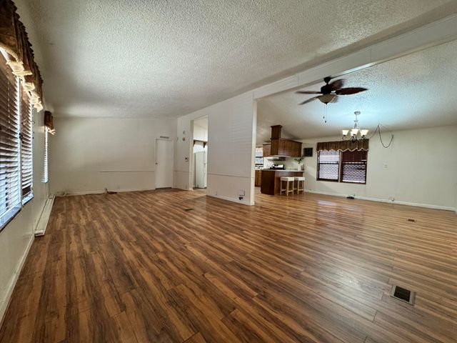 2300 W Morton Avenue 22, Porterville, CA 93257