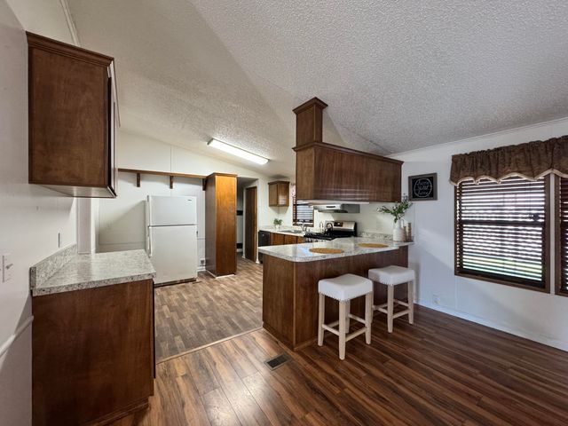 2300 W Morton Avenue 22, Porterville, CA 93257