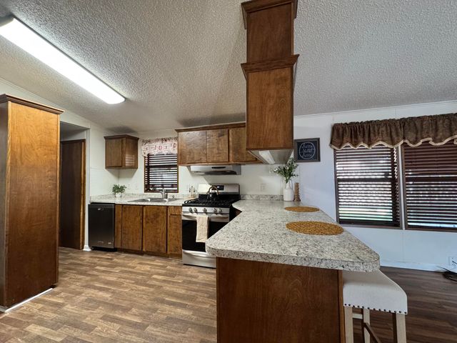 2300 W Morton Avenue 22, Porterville, CA 93257