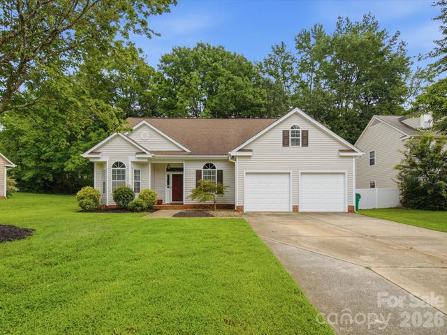 607 Oakbluff Circle, Charlotte, NC 28216