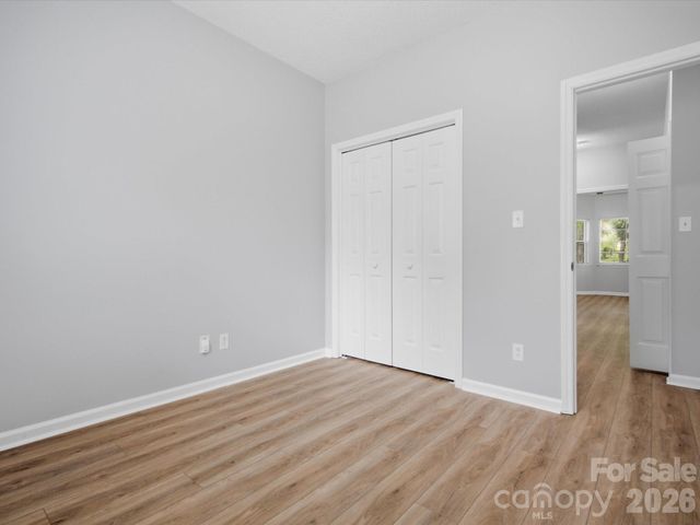 607 Oakbluff Circle, Charlotte, NC 28216