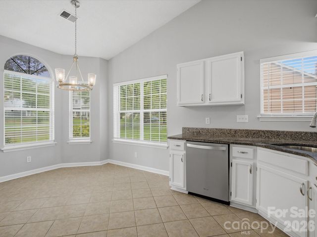 607 Oakbluff Circle, Charlotte, NC 28216
