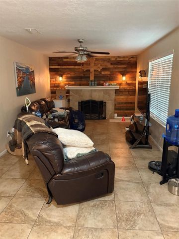 9631 Oldenburg Lane, Houston, TX 77065
