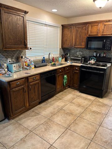 9631 Oldenburg Lane, Houston, TX 77065