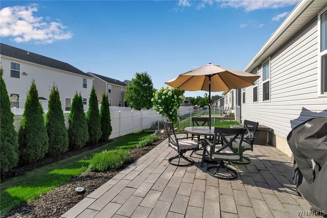 61 Allie Lane, Hamburg, NY 14075