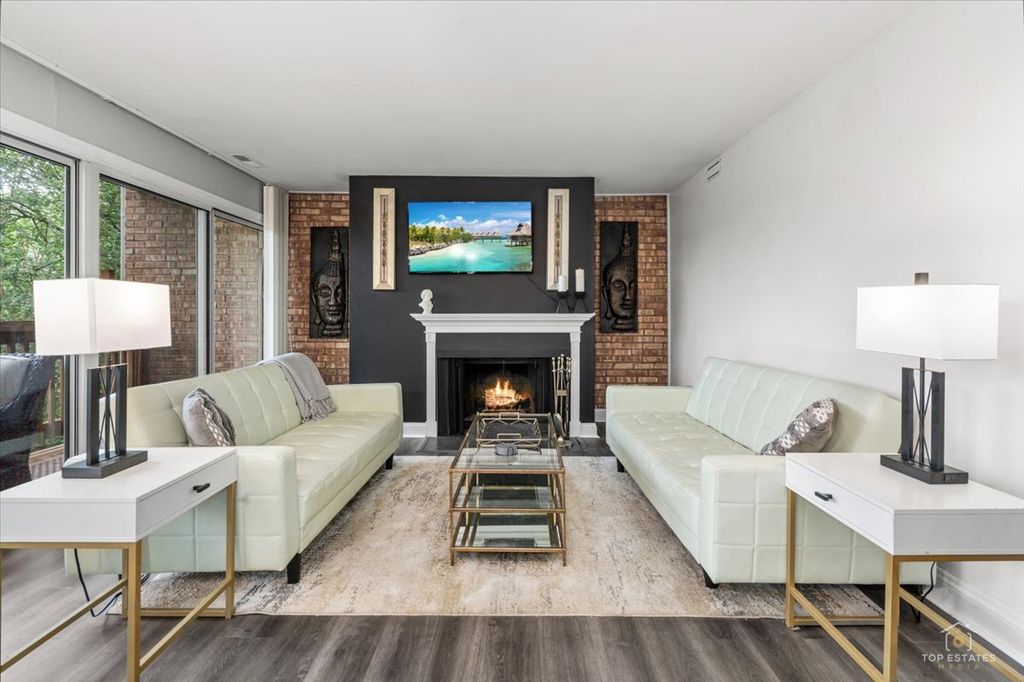 5803 Oakwood Drive 2D, Lisle, IL 60532 — photo 2