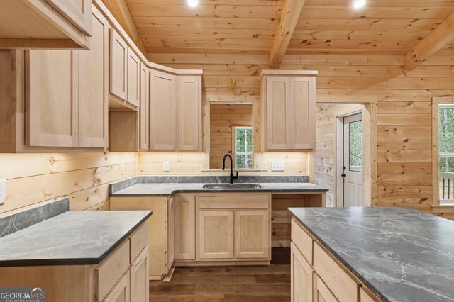 74 Blanche Place Road, Clayton, GA 30525