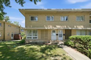 1220 N Wheeling Road, Mount Prospect, IL 60056