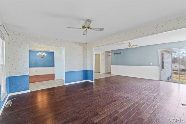 2756 Irondale Drive, Oakville, MO 63129