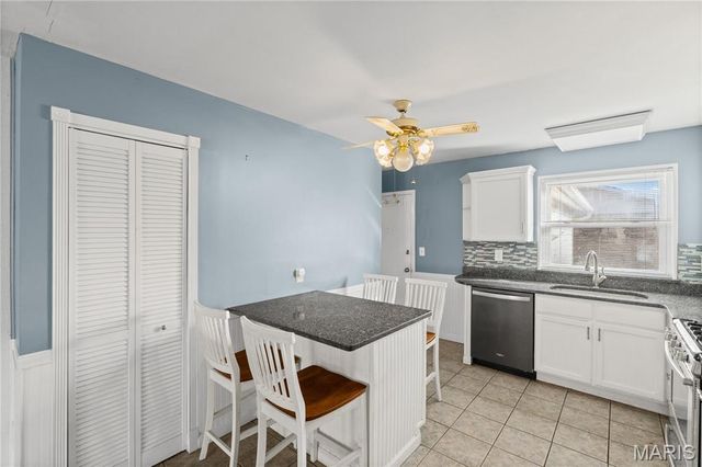 2756 Irondale Drive, Oakville, MO 63129