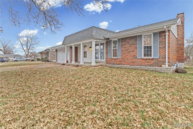 2756 Irondale Drive, Oakville, MO 63129
