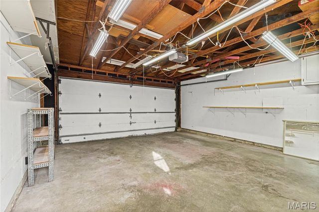 2756 Irondale Drive, Oakville, MO 63129