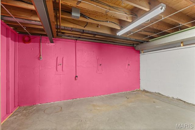 2756 Irondale Drive, Oakville, MO 63129