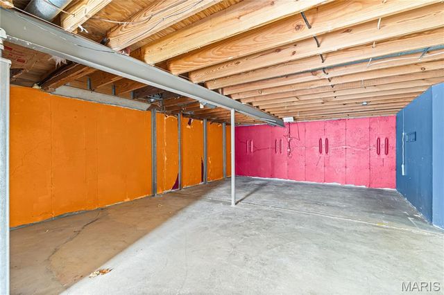 2756 Irondale Drive, Oakville, MO 63129