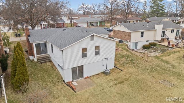 2756 Irondale Drive, Oakville, MO 63129