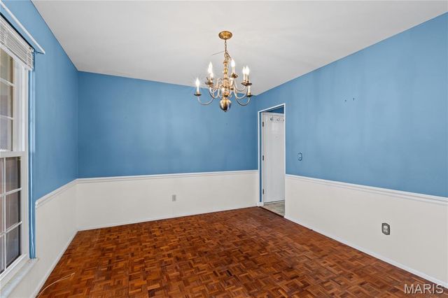 2756 Irondale Drive, Oakville, MO 63129