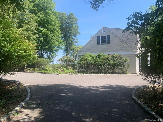 105 Laurel Lane, Port Jefferson, NY 11777