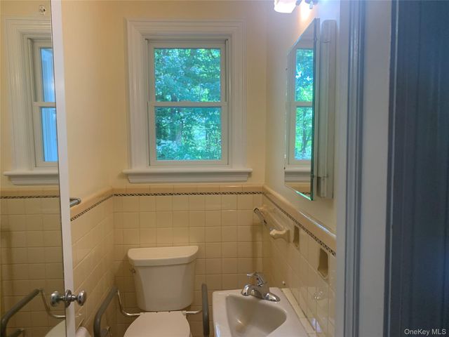 105 Laurel Lane, Port Jefferson, NY 11777