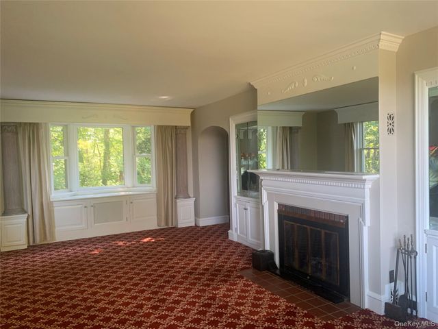105 Laurel Lane, Port Jefferson, NY 11777