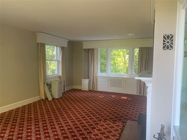 105 Laurel Lane, Port Jefferson, NY 11777