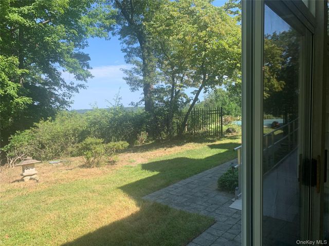 105 Laurel Lane, Port Jefferson, NY 11777