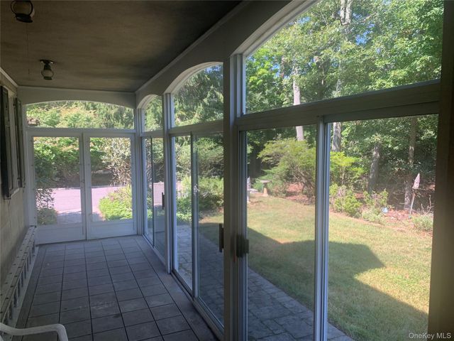 105 Laurel Lane, Port Jefferson, NY 11777