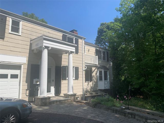 105 Laurel Lane, Port Jefferson, NY 11777