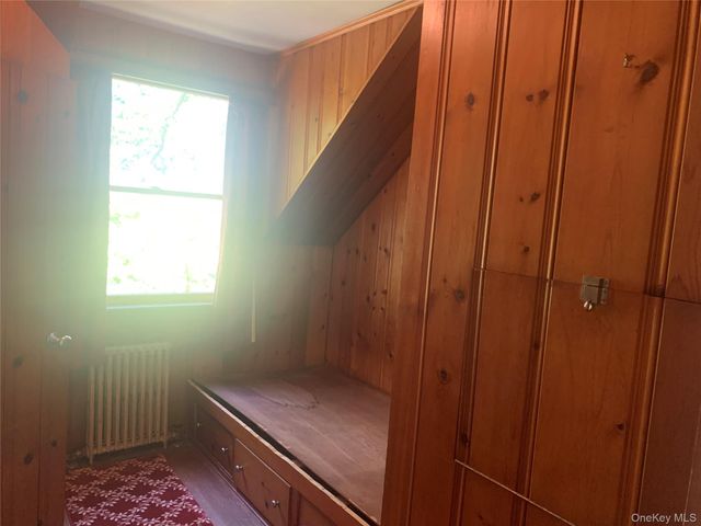 105 Laurel Lane, Port Jefferson, NY 11777