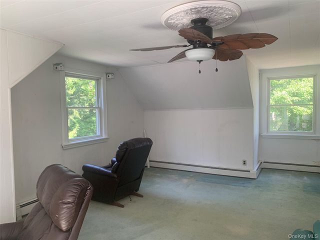 105 Laurel Lane, Port Jefferson, NY 11777