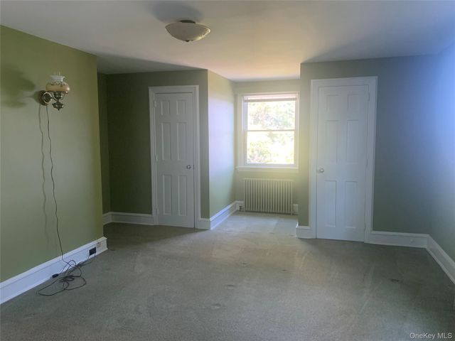 105 Laurel Lane, Port Jefferson, NY 11777