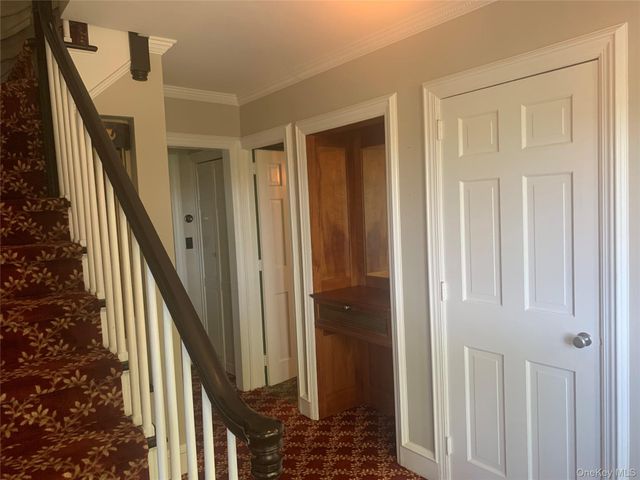 105 Laurel Lane, Port Jefferson, NY 11777