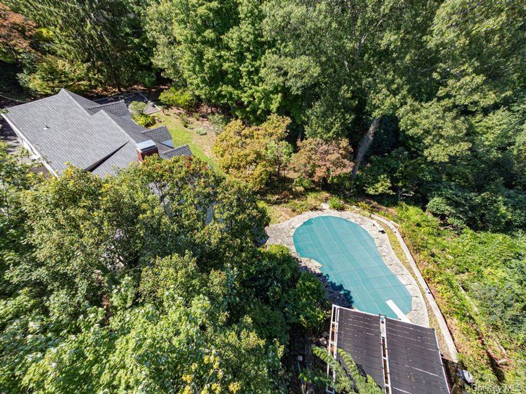 105 Laurel Lane, Port Jefferson, NY 11777 — photo 5