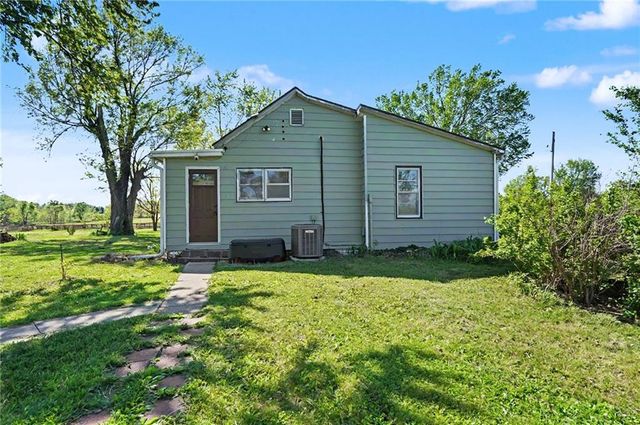 37725 Harmony Road, Paola, KS 66071