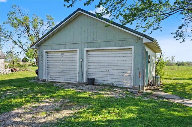 37725 Harmony Road, Paola, KS 66071