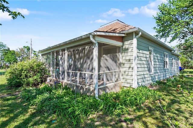 37725 Harmony Road, Paola, KS 66071