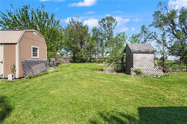 37725 Harmony Road, Paola, KS 66071