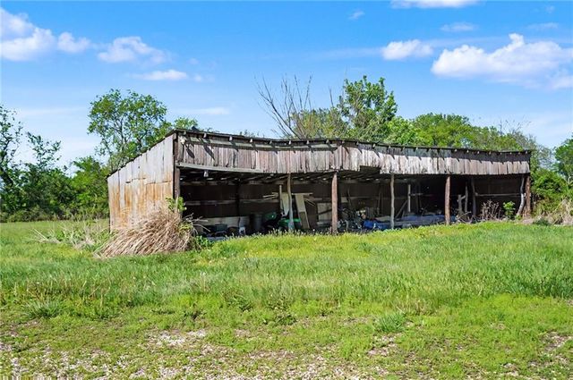 37725 Harmony Road, Paola, KS 66071