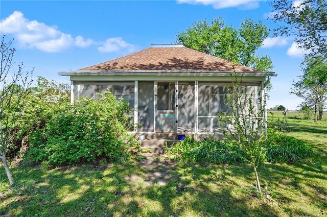 37725 Harmony Road, Paola, KS 66071