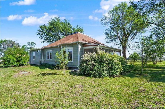 37725 Harmony Road, Paola, KS 66071