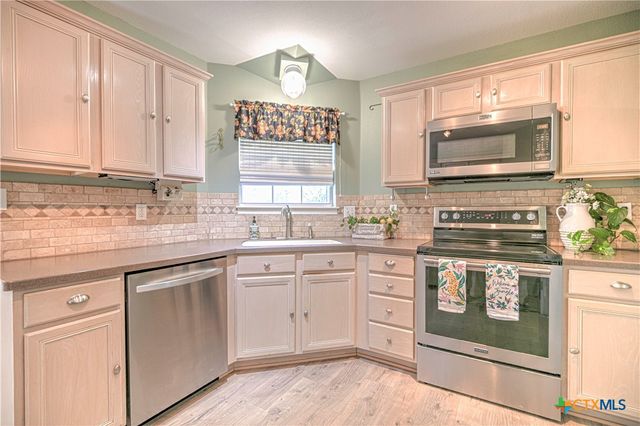 4 Aft Lane, Belton, TX 76513