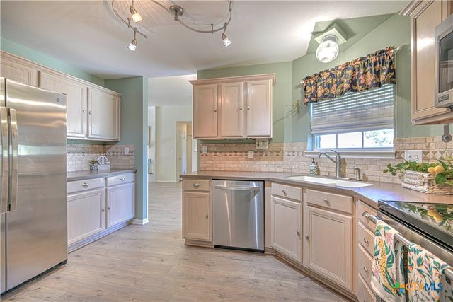 4 Aft Lane, Belton, TX 76513