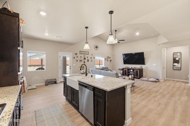 3601 BOB SNEAD Drive, El Paso, TX 79938