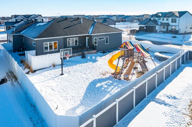 3609 Crimson Loop S, Fargo, ND 58104