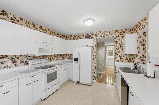 3750 PINEBROOK CIRCLE 308, Bradenton, FL 34209