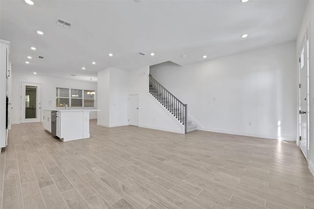 2904 VOYAGER AVENUE, St Cloud, FL 34771