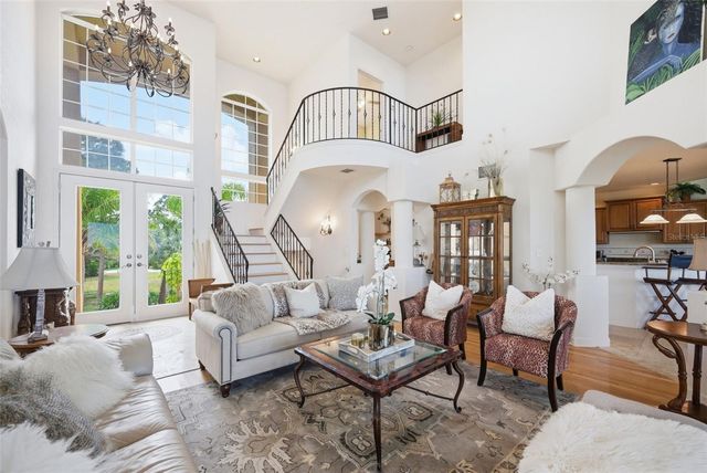 2017 HARBOUR WATCH CIRCLE, Tarpon Springs, FL 34689