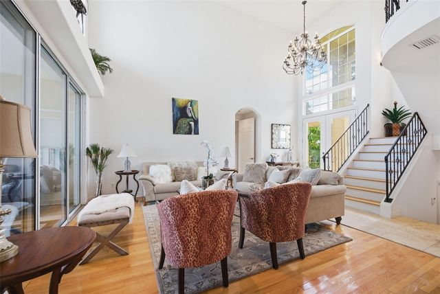 2017 HARBOUR WATCH CIRCLE, Tarpon Springs, FL 34689