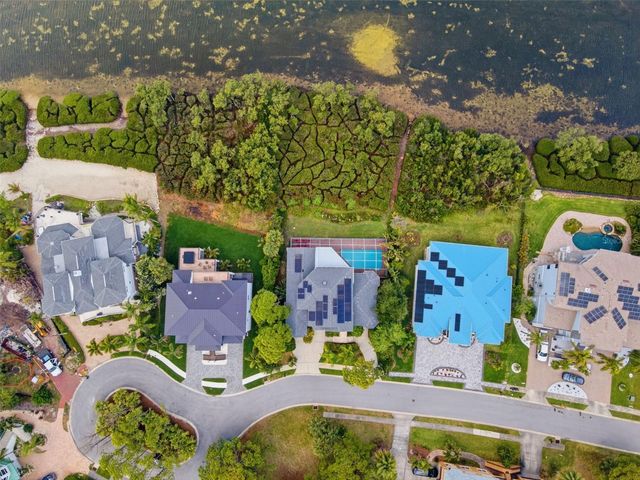 2017 HARBOUR WATCH CIRCLE, Tarpon Springs, FL 34689